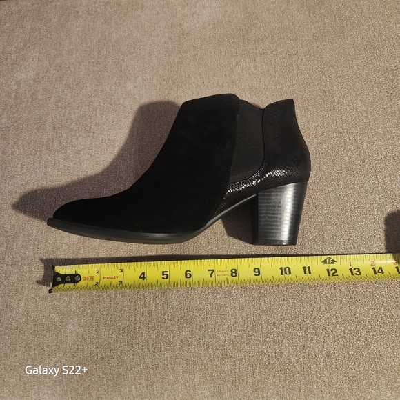 VIONIC Black Ankle Boots Zipper Size 11. Combined suede with imitation leather - Picture 9 of 9